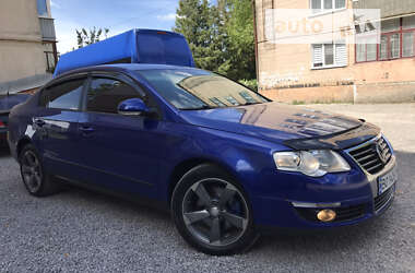 Седан Volkswagen Passat 2009 в Волочиську