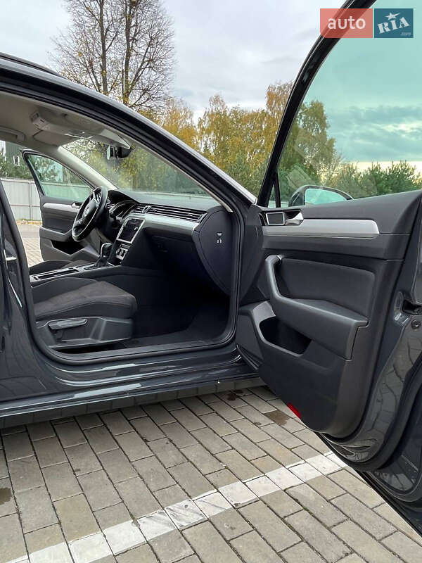 Универсал Volkswagen Passat 2018 в Луцке