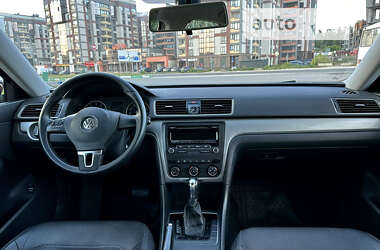 Седан Volkswagen Passat 2013 в Львові