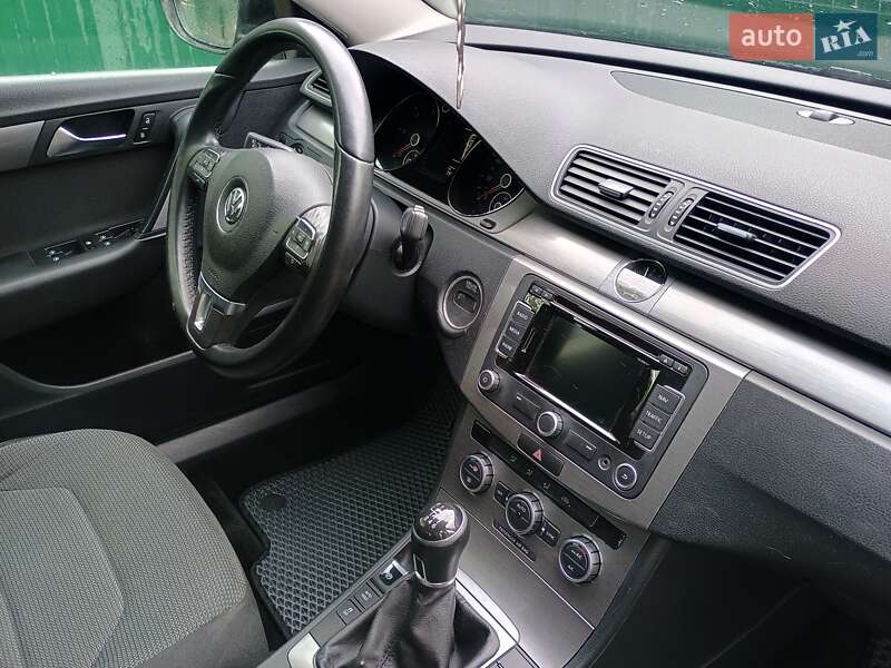 Универсал Volkswagen Passat 2013 в Коростене