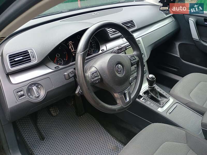 Универсал Volkswagen Passat 2013 в Коростене