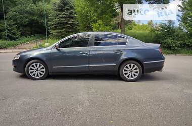 Седан Volkswagen Passat 2009 в Жовкве