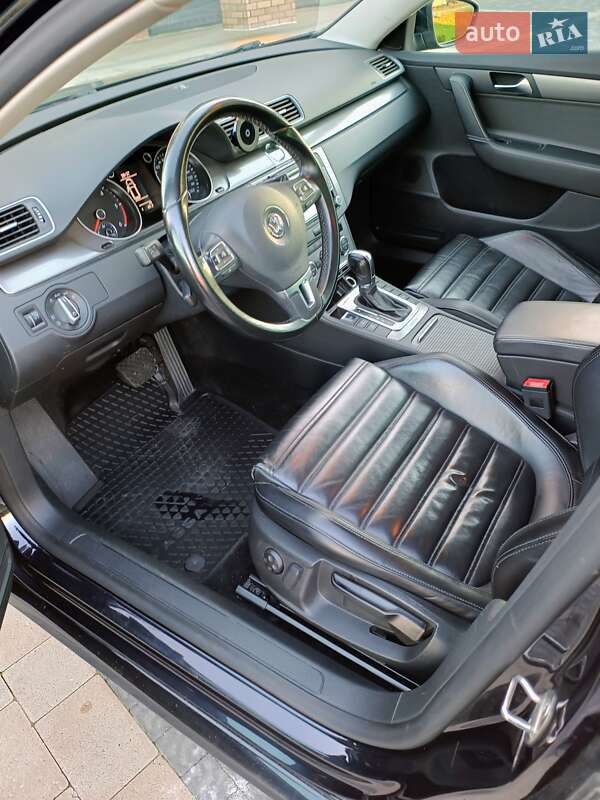 Универсал Volkswagen Passat 2012 в Львове