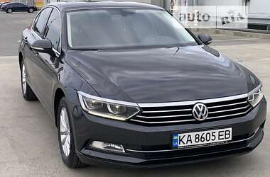 Седан Volkswagen Passat 2018 в Киеве