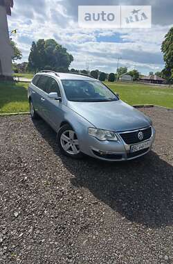 Универсал Volkswagen Passat 2005 в Стрые