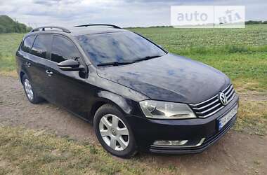 Універсал Volkswagen Passat 2011 в Гайвороні