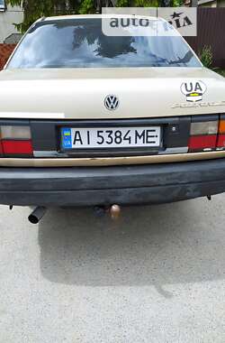 Седан Volkswagen Passat 1990 в Мироновке