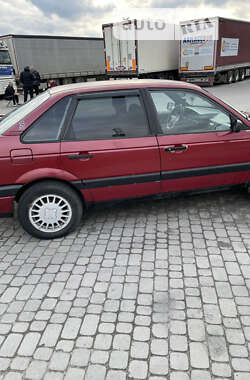 Седан Volkswagen Passat 1989 в Рава-Русской