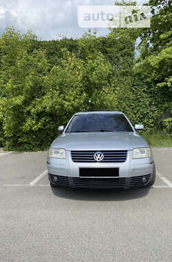 Седан Volkswagen Passat 2003 в Киеве