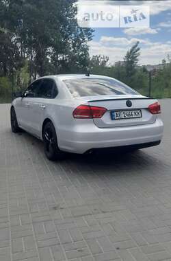 Седан Volkswagen Passat 2014 в Днепре