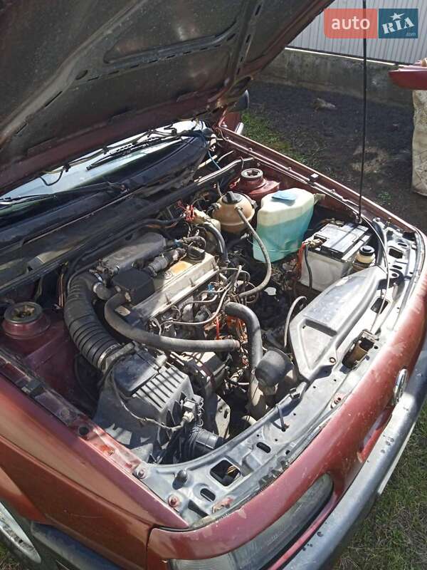 Седан Volkswagen Passat 1991 в Городенці