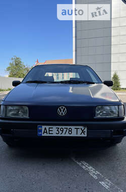 Седан Volkswagen Passat 1990 в Кривому Розі