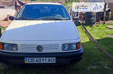 Седан Volkswagen Passat 1992 в Варве