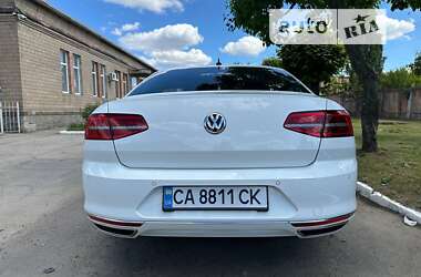 Седан Volkswagen Passat 2016 в Умани