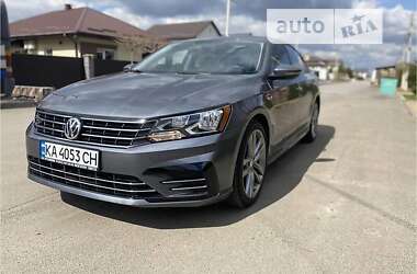 Седан Volkswagen Passat 2018 в Киеве