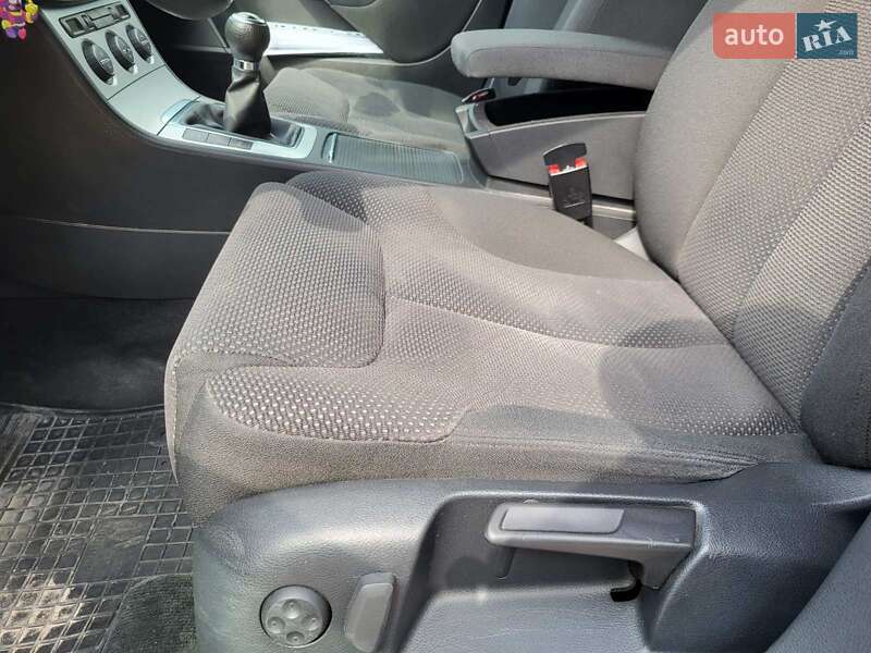 Универсал Volkswagen Passat 2008 в Львове фото 29 Универсал Volkswagen Passat 2008 в Львове