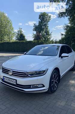 Седан Volkswagen Passat 2018 в Киеве