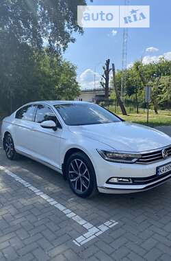 Седан Volkswagen Passat 2018 в Киеве