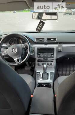 Универсал Volkswagen Passat 2013 в Каменец-Подольском