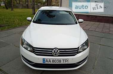 Седан Volkswagen Passat 2013 в Києві