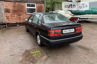 Седан Volkswagen Passat 1995 в Києві