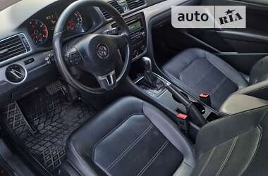 Седан Volkswagen Passat 2013 в Николаеве