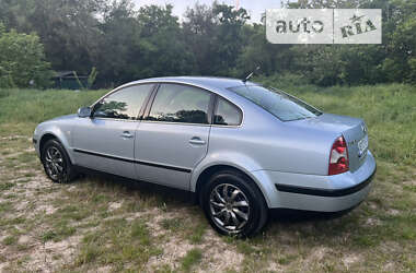 Седан Volkswagen Passat 2002 в Виннице