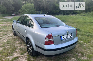 Седан Volkswagen Passat 2002 в Виннице