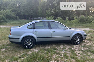 Седан Volkswagen Passat 2002 в Виннице