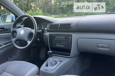 Седан Volkswagen Passat 2002 в Виннице