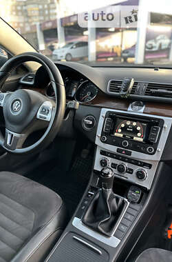 Универсал Volkswagen Passat 2012 в Ровно