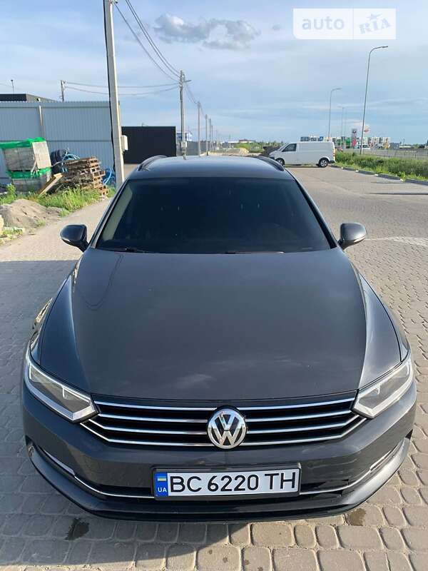 Універсал Volkswagen Passat 2015 в Львові