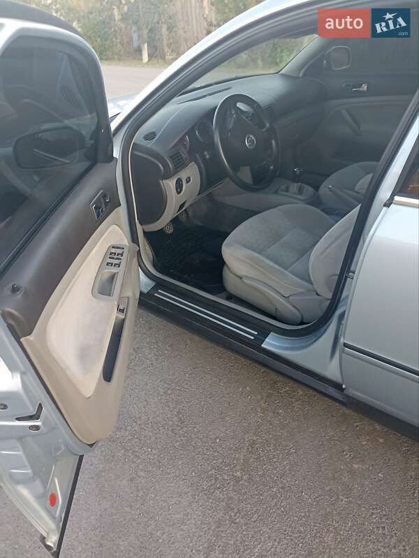 Универсал Volkswagen Passat 2003 в Львове