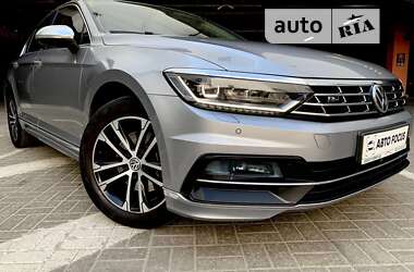 Седан Volkswagen Passat 2018 в Киеве