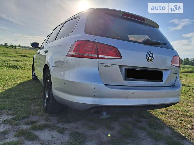 Універсал Volkswagen Passat 2011 в Києві фото 14 Універсал Volkswagen Passat 2011 в Києві