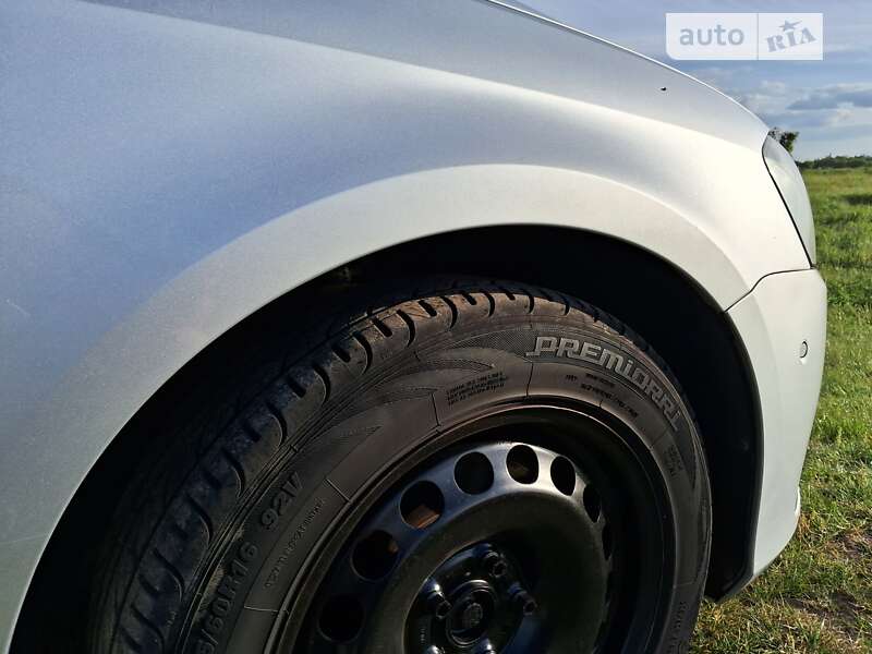 Універсал Volkswagen Passat 2011 в Києві фото 32 Універсал Volkswagen Passat 2011 в Києві