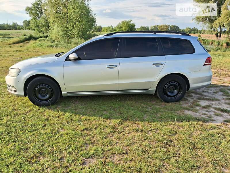 Універсал Volkswagen Passat 2011 в Києві фото 49 Універсал Volkswagen Passat 2011 в Києві