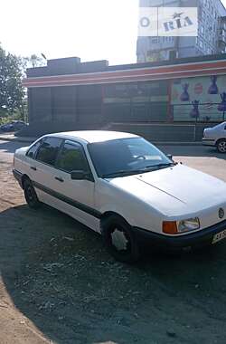 Седан Volkswagen Passat 1988 в Харькове