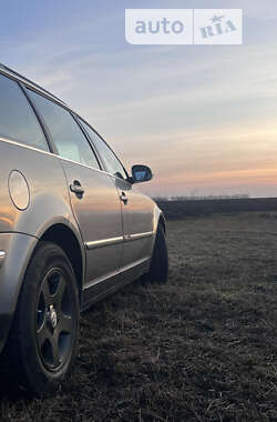 Универсал Volkswagen Passat 2004 в Запорожье