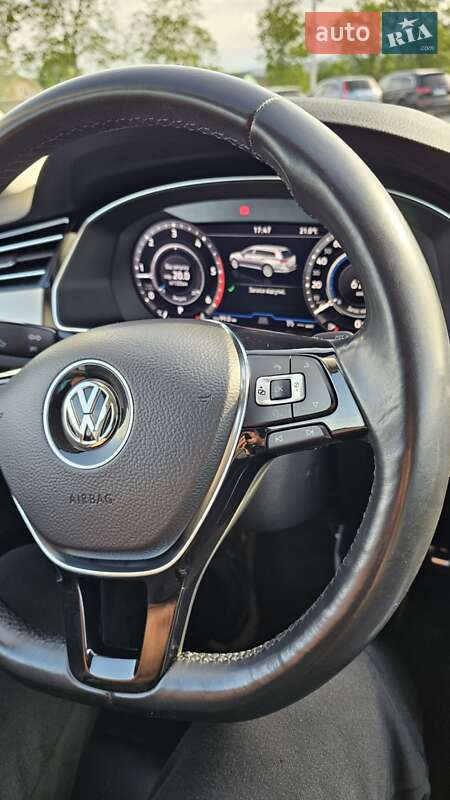 Універсал Volkswagen Passat 2017 в Глибокій