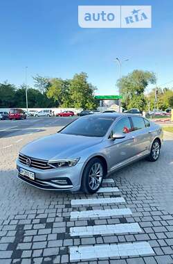Седан Volkswagen Passat 2020 в Одесі
