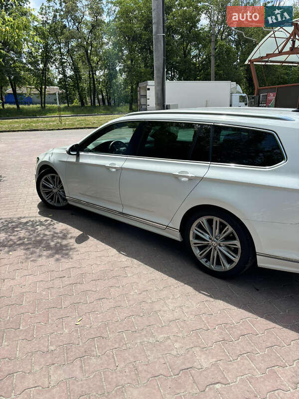Универсал Volkswagen Passat 2018 в Ровно