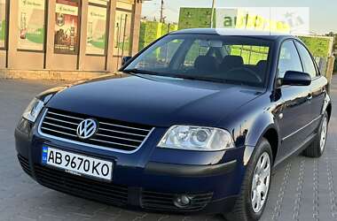 Седан Volkswagen Passat 2003 в Новоднестровске