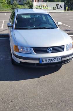 Універсал Volkswagen Passat 2000 в Києві