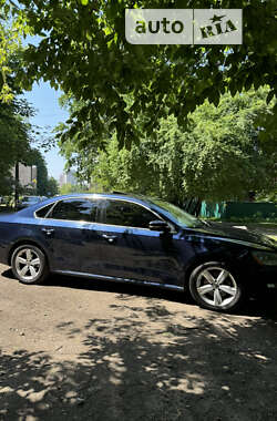 Седан Volkswagen Passat 2012 в Киеве