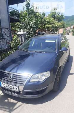 Универсал Volkswagen Passat 2005 в Хусте