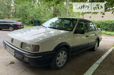 Седан Volkswagen Passat 1990 в Казанці