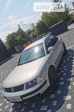 Седан Volkswagen Passat 1999 в Шепетівці