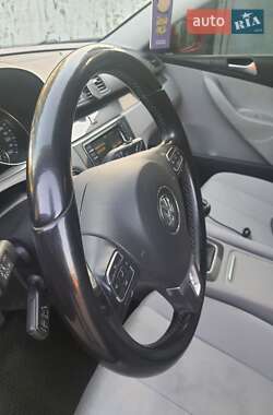 Универсал Volkswagen Passat 2010 в 