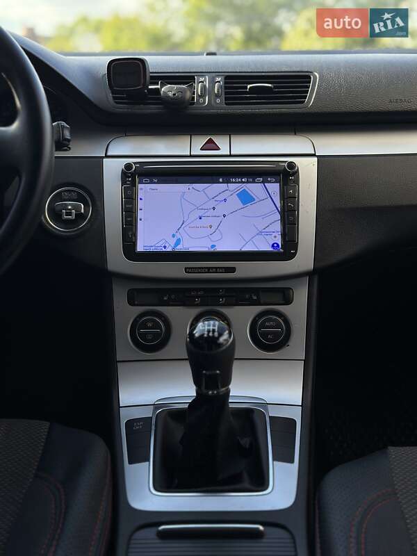 Седан Volkswagen Passat 2009 в Івано-Франківську